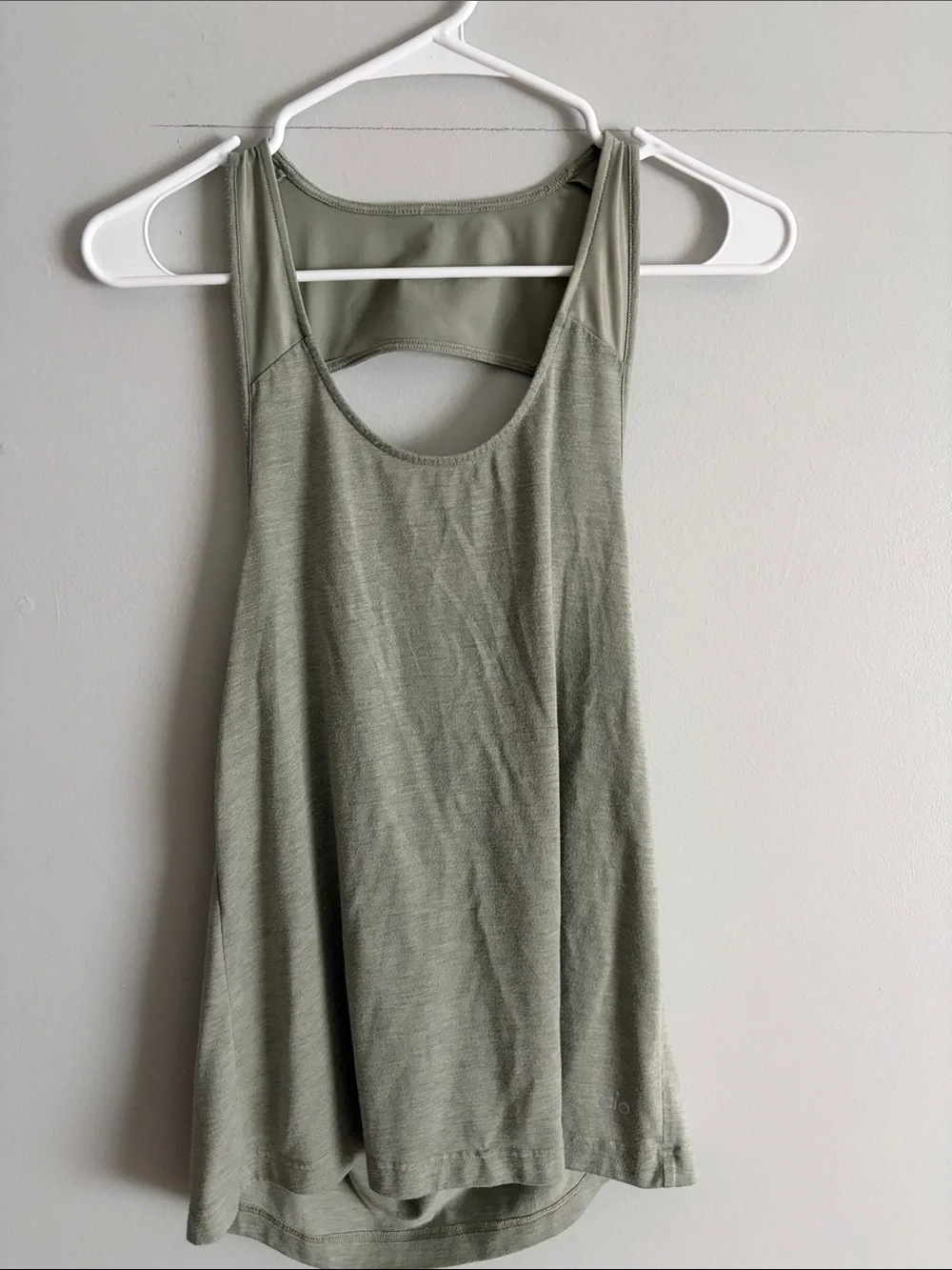 ALO Yoga Olive Green Muscle Tee Tank. Open drape back. Small.